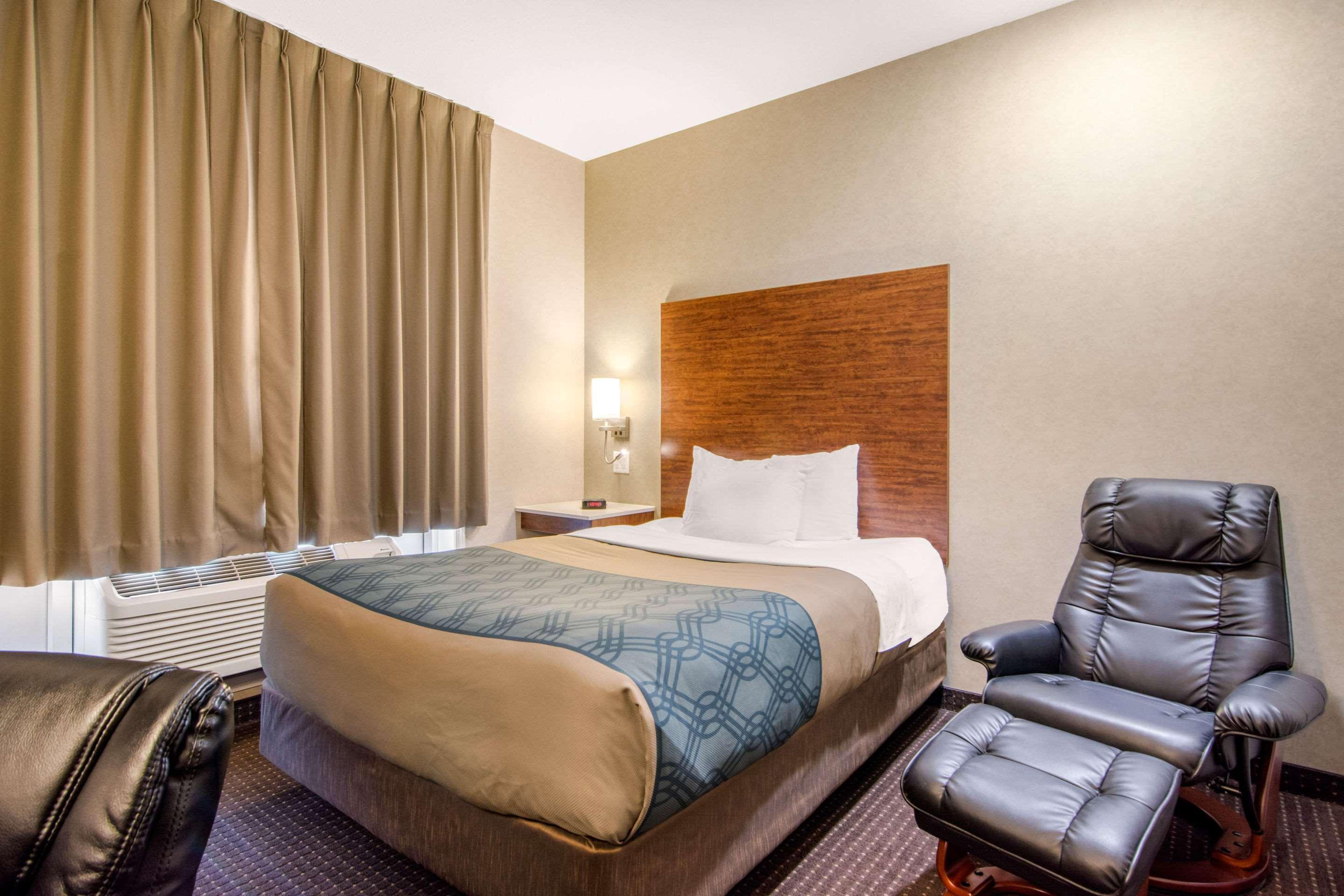 Econo Lodge Fox Creek Экстерьер фото