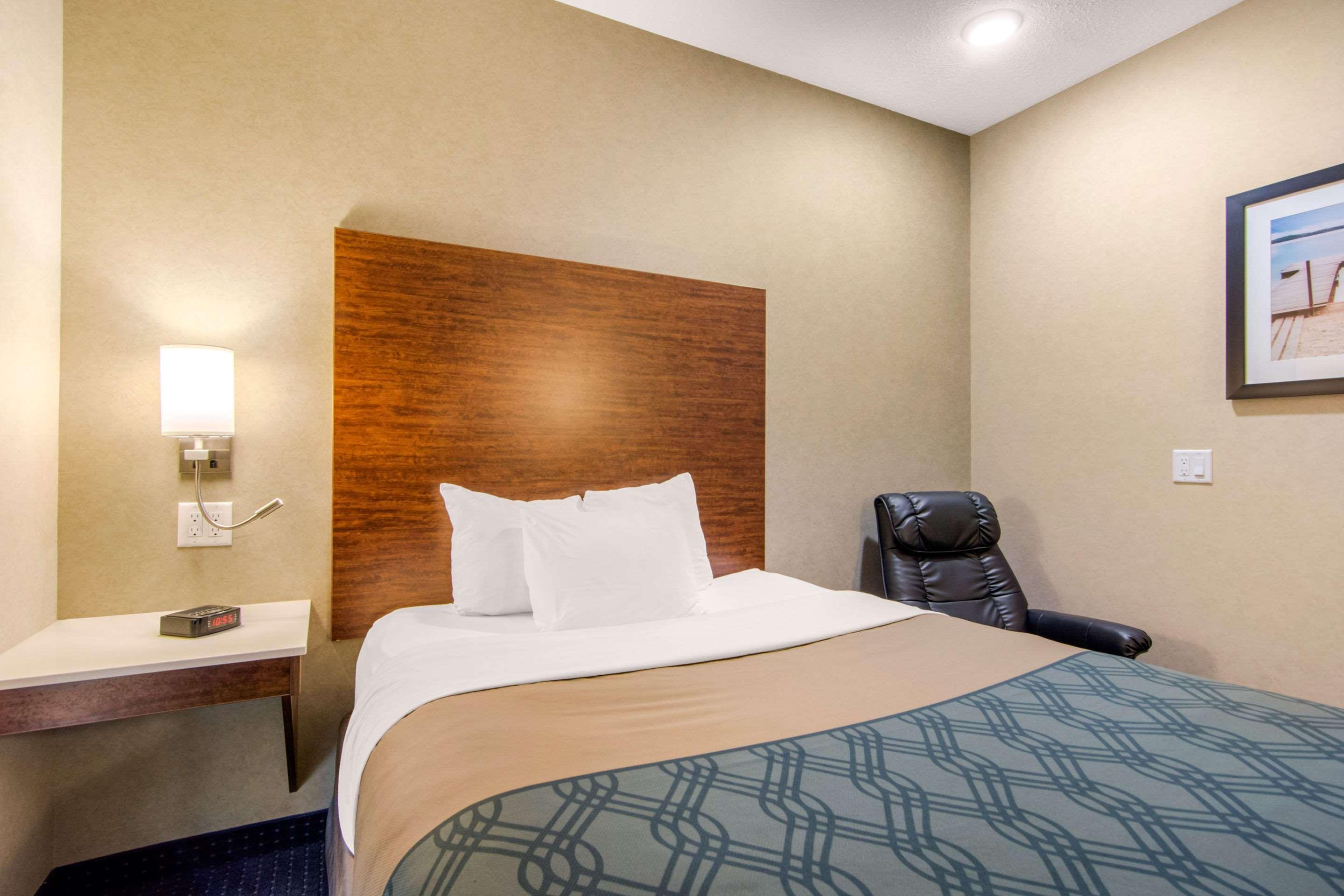 Econo Lodge Fox Creek Экстерьер фото