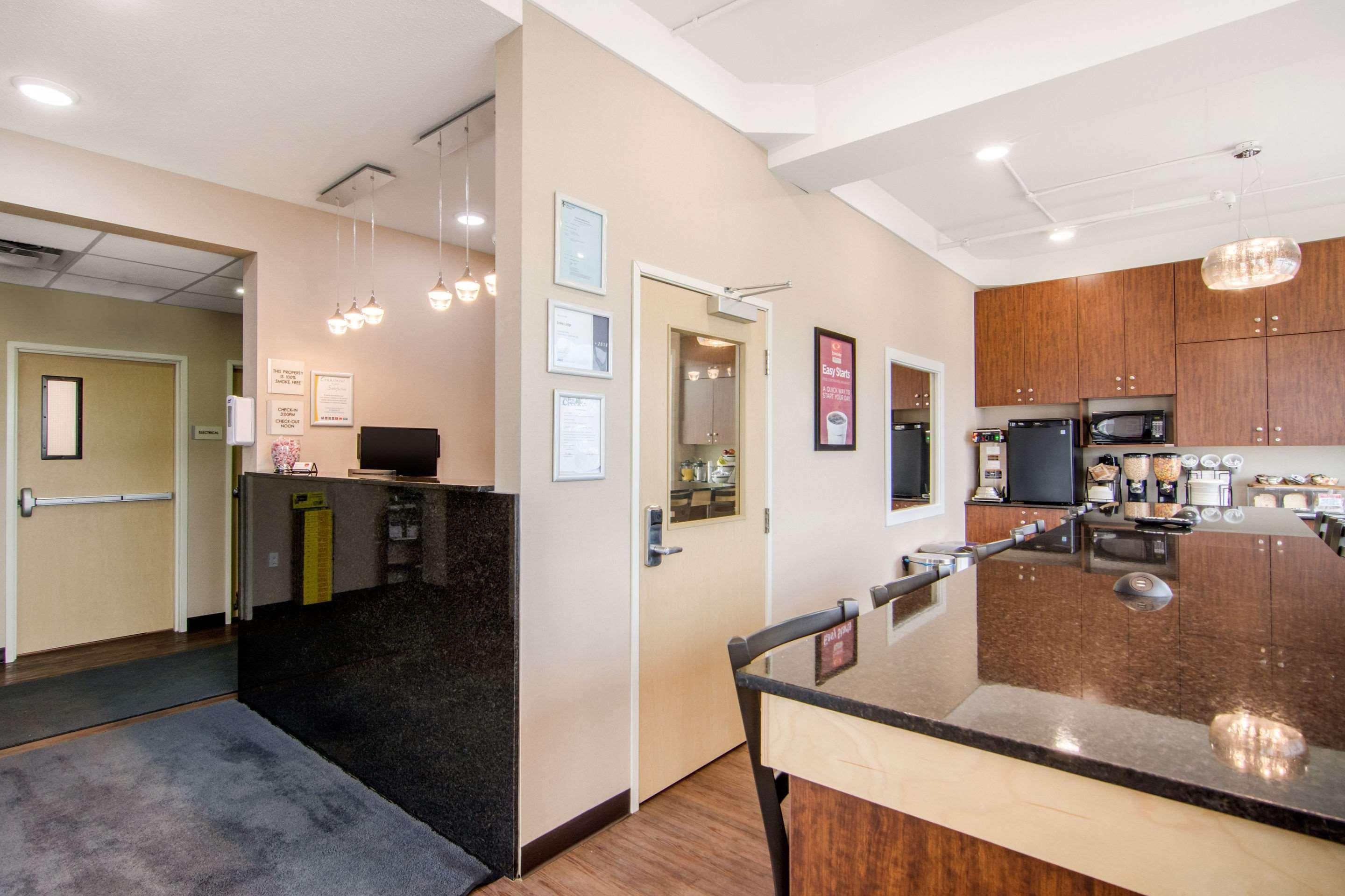Econo Lodge Fox Creek Экстерьер фото