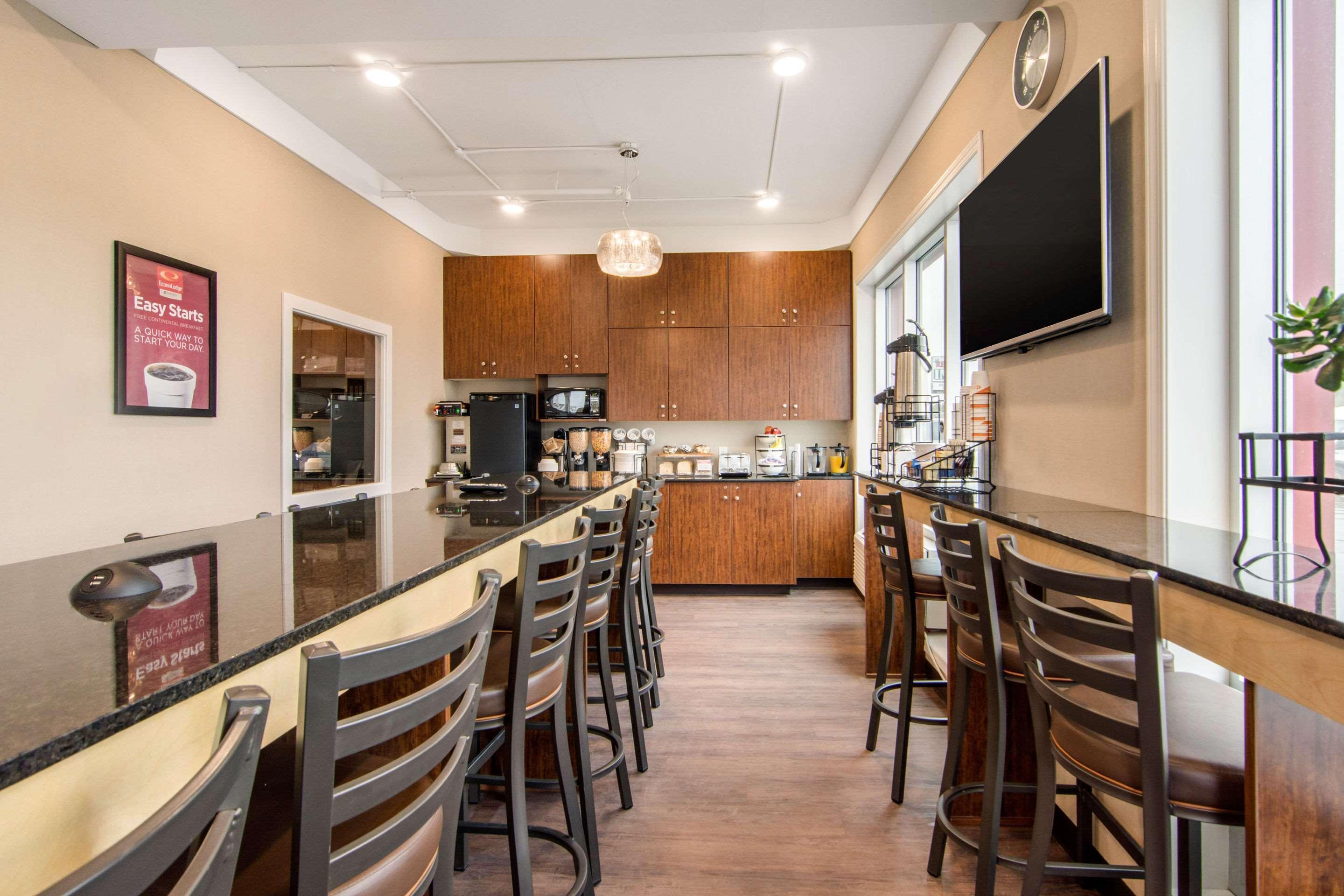 Econo Lodge Fox Creek Экстерьер фото